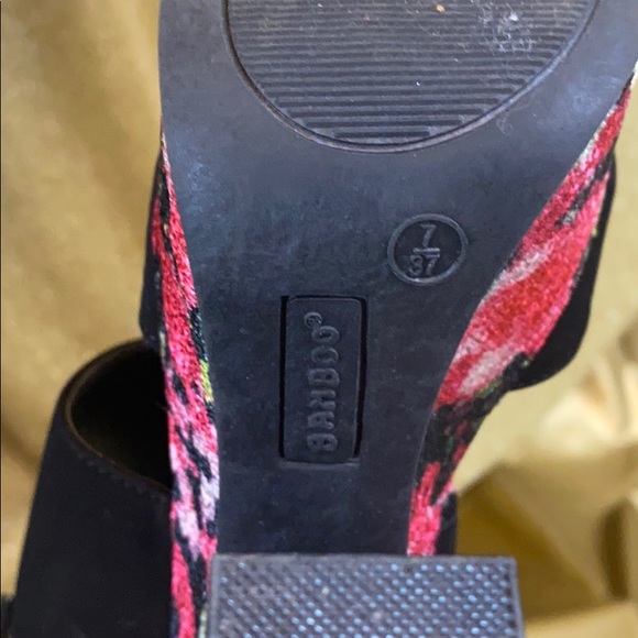 Soldsoldsold Floral 5.5” heeled sandals - Picture 5 of 6